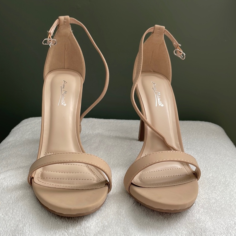 Anne Michelle Heels